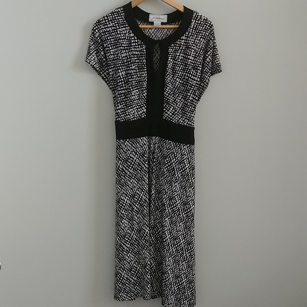 J Howard Black and White sleeveless Stretch Social Dress